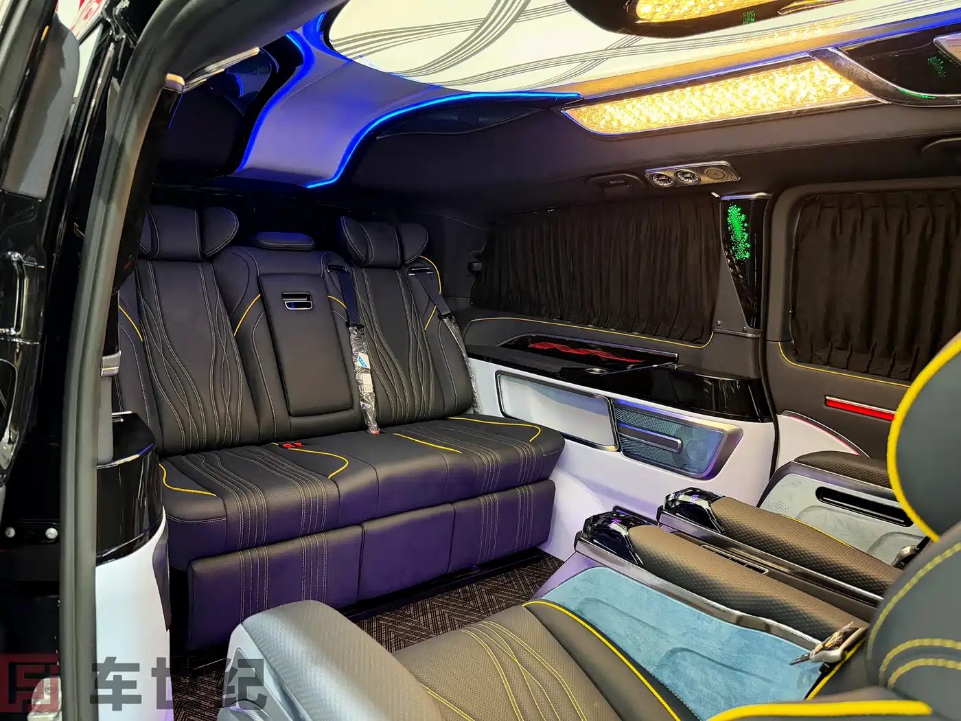 Mercedes-Benz Vito 2024 2.0T Business 7-Seater фото 13