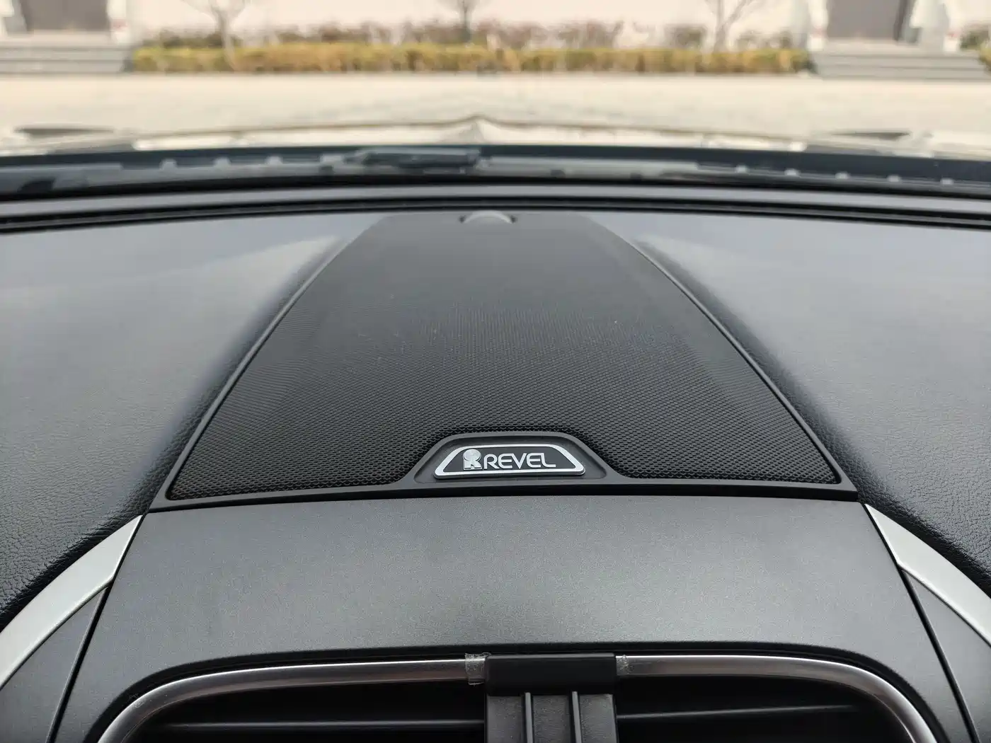 LINCOLN NAVIGATOR (IMPORT)