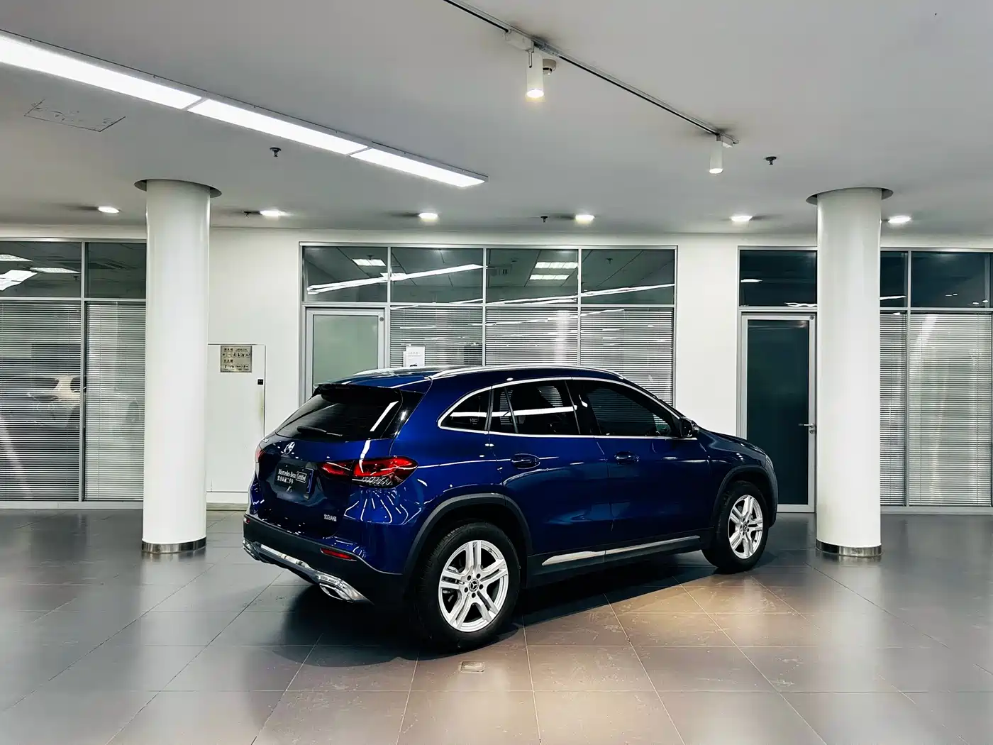 MERCEDES-BENZ GLA