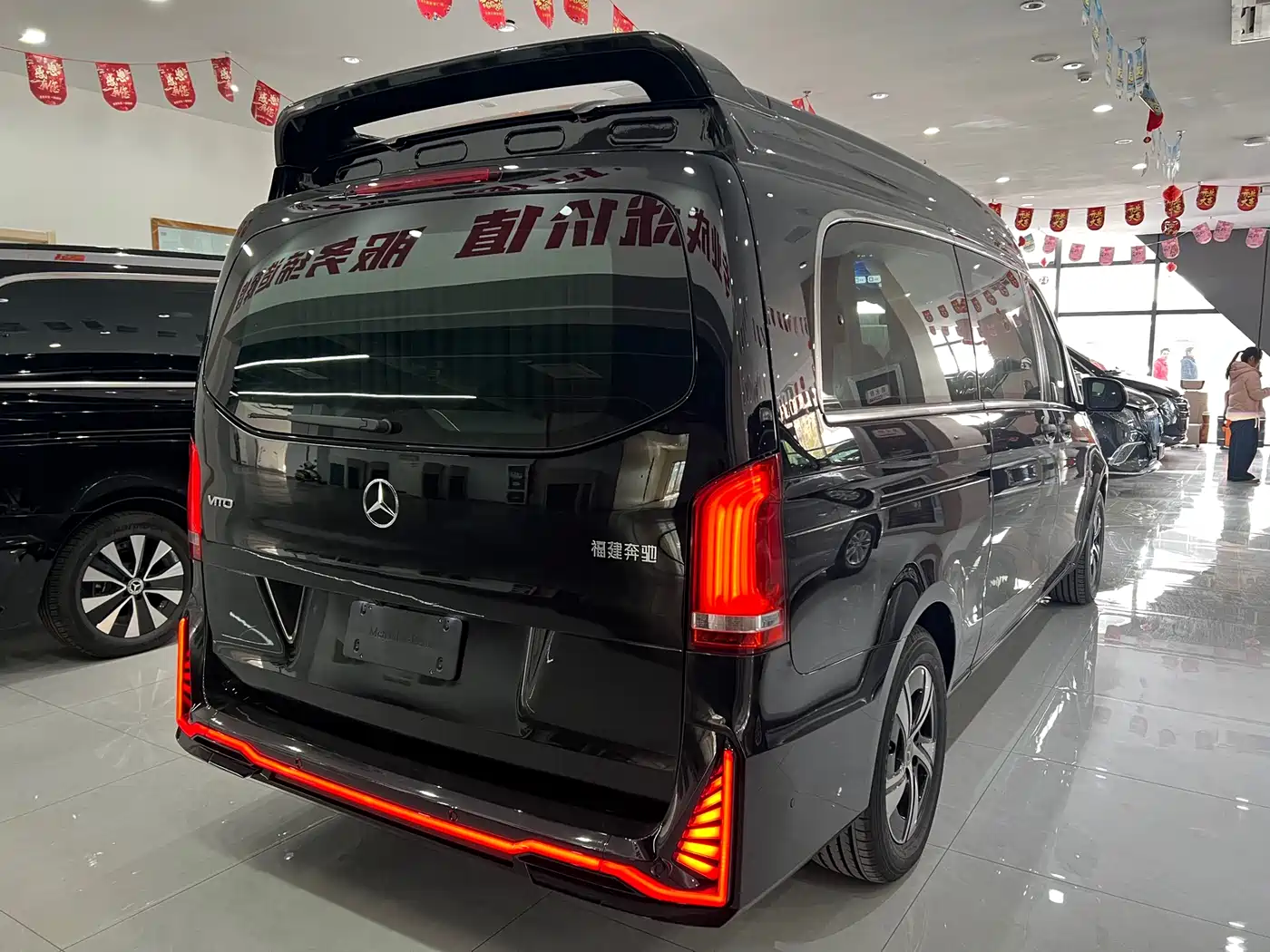 Mercedes-Benz Vito 2024 2.0T Business 7-Seater фото 17
