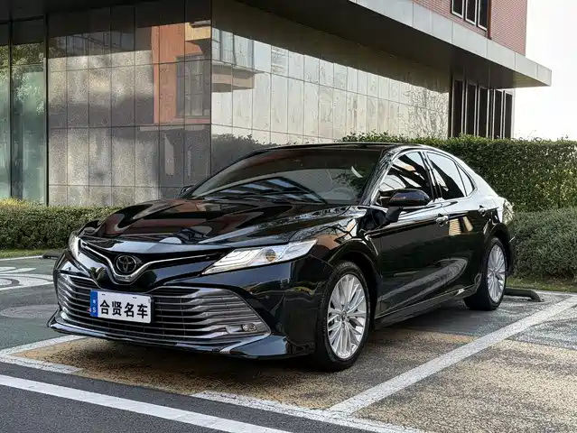 TOYOTA CAMRY