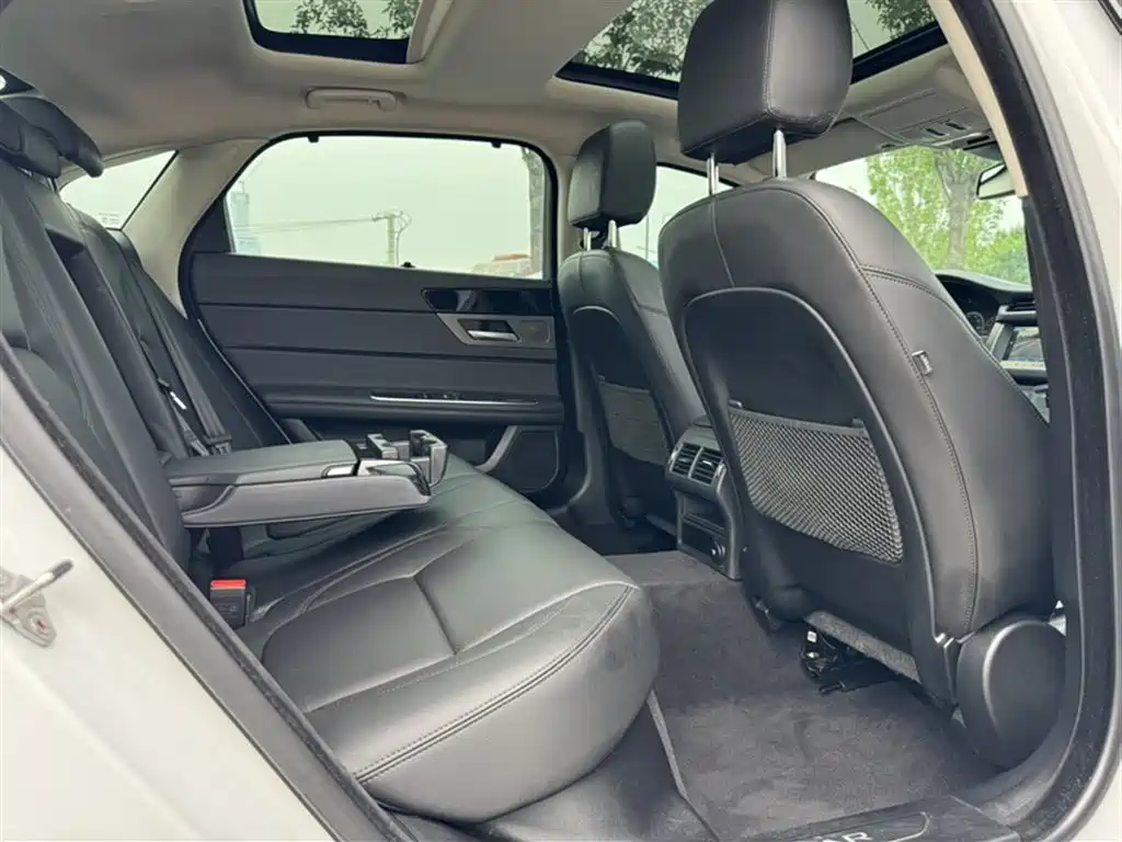 Photo 2 - Jaguar XFL