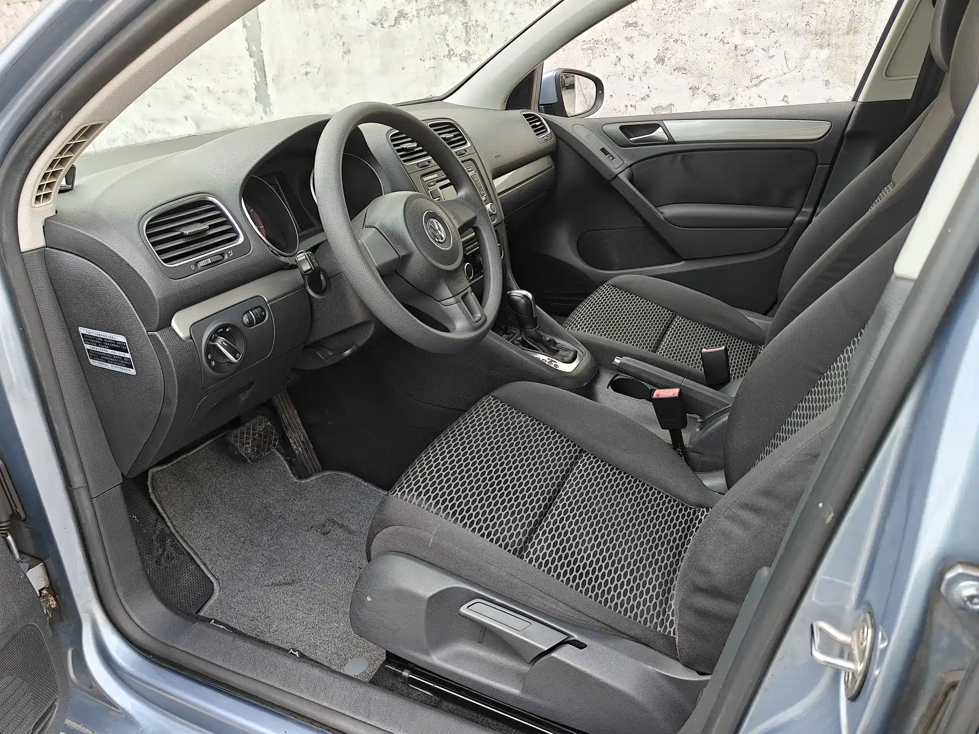 Photo 10 - Volkswagen Golf