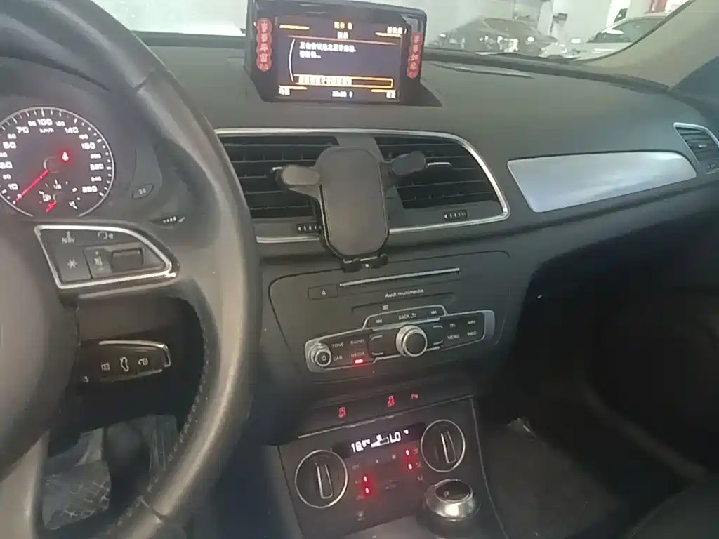 Фото 13 - Audi Q3