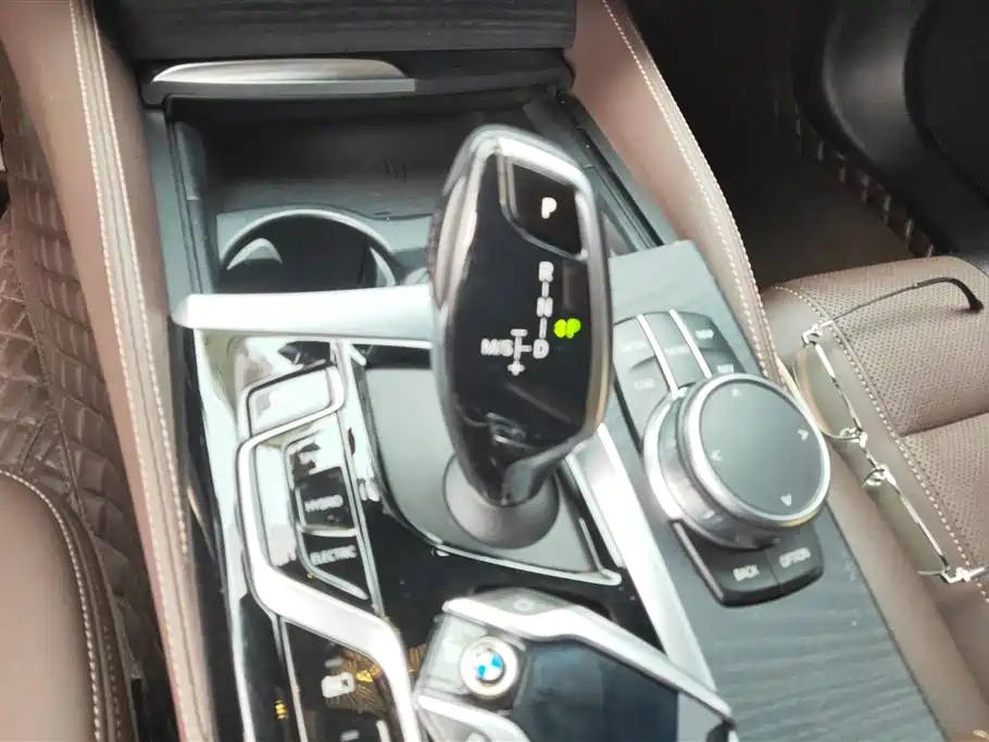 BMW 5 SERIES NEW ENERGY