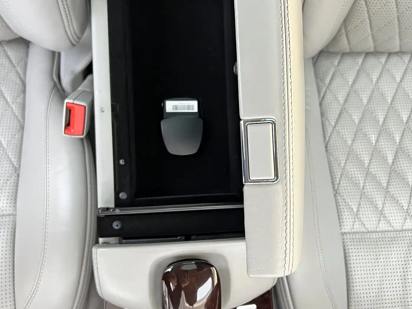 Mercedes-Benz S-Class AMG 2010 AMG S 65 фото 23