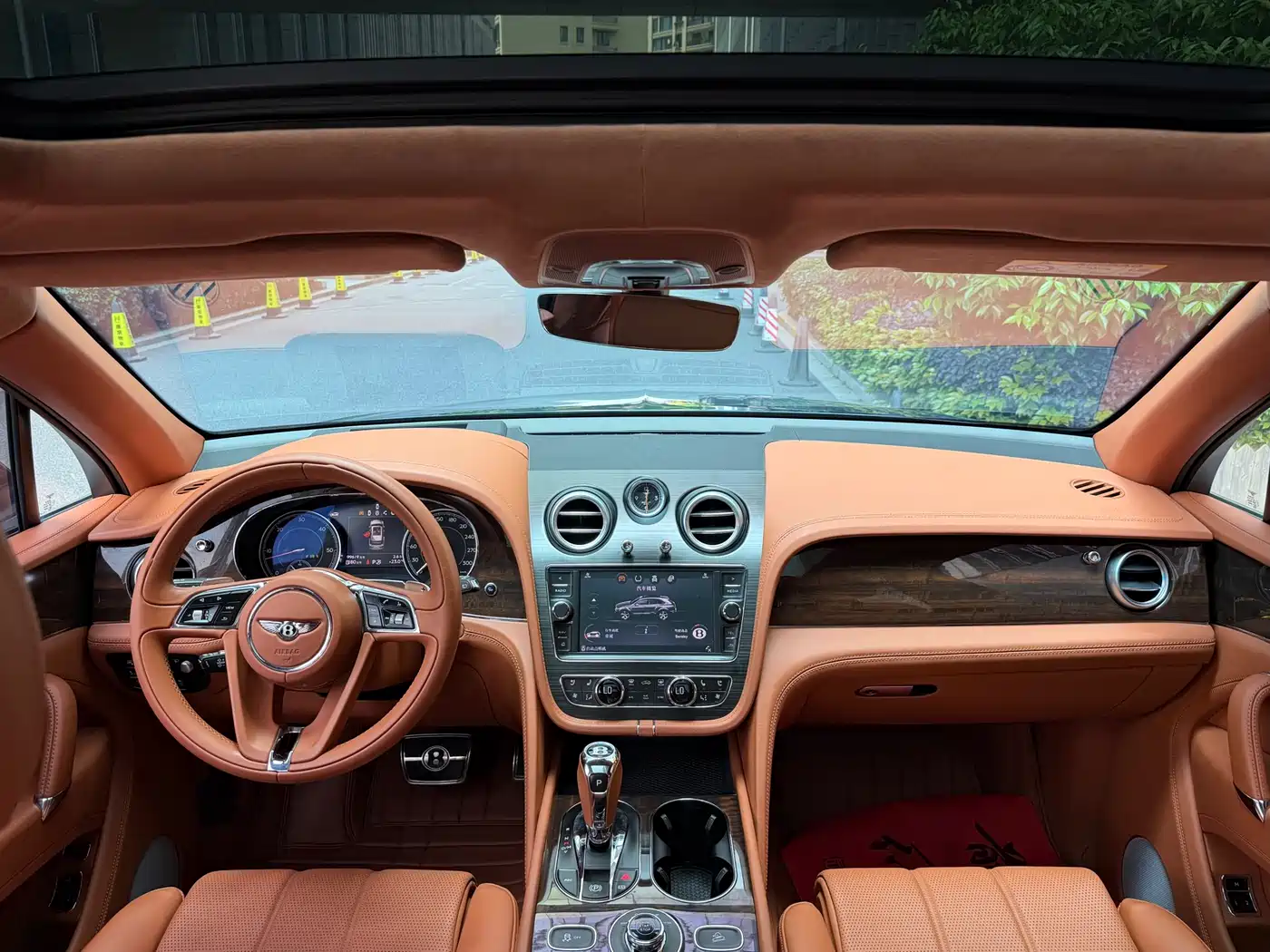 Bentley Bentayga фото 7