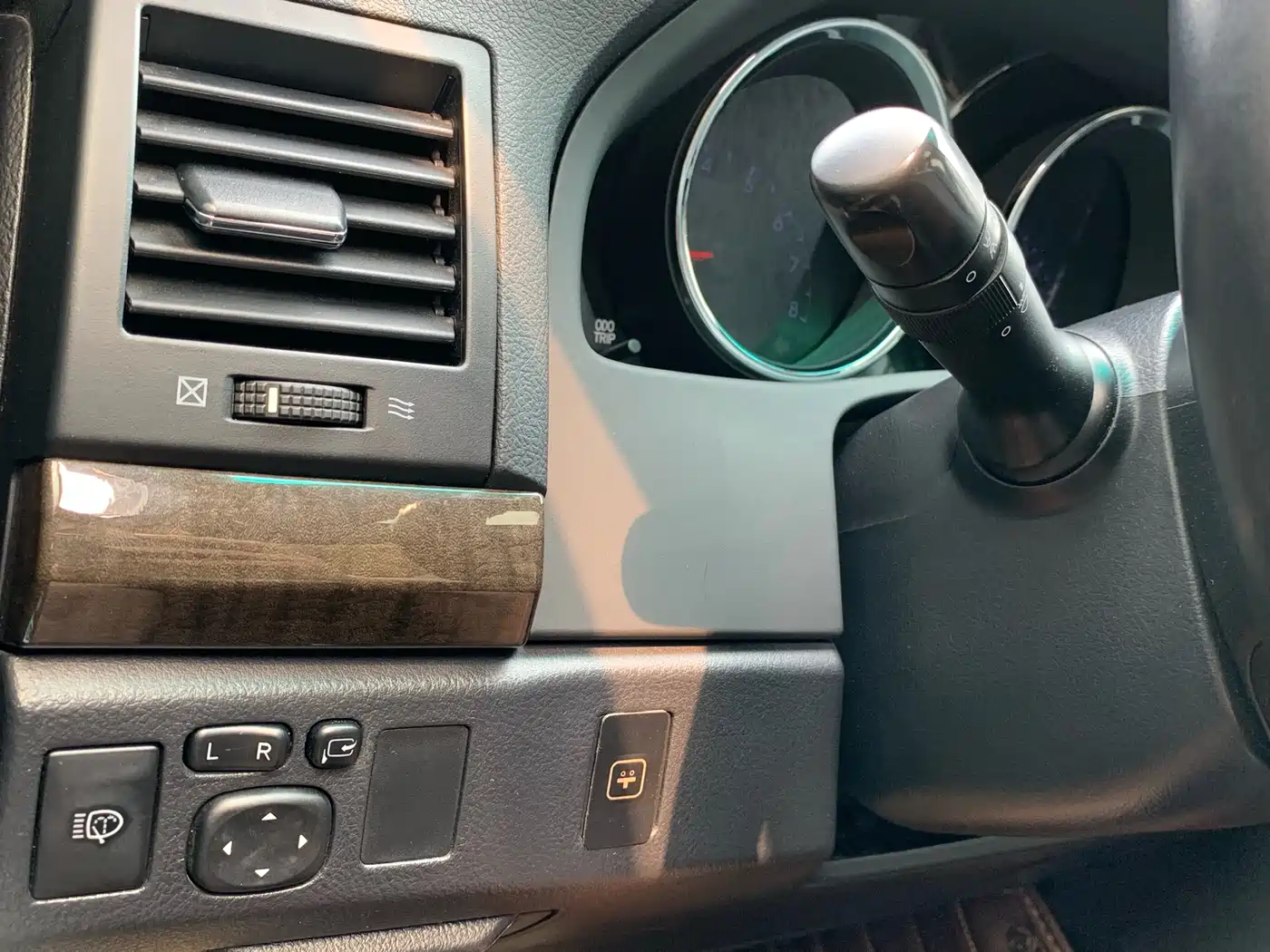 Toyota Reiz 2013 2.5V Premium Edition фото 20