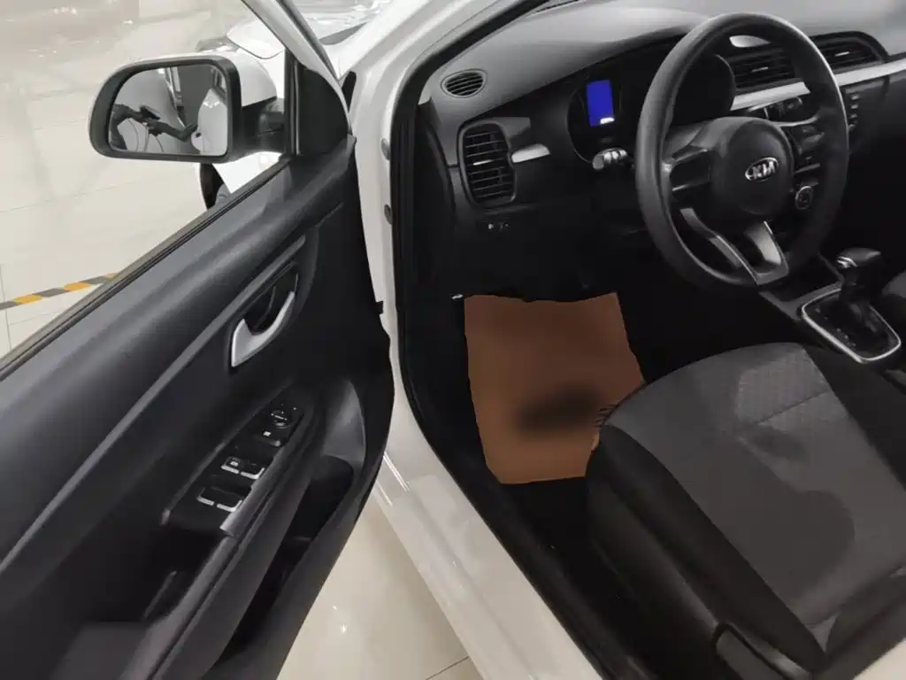 Kia K2 2017 2017 Sedan 1.4L AT GLS