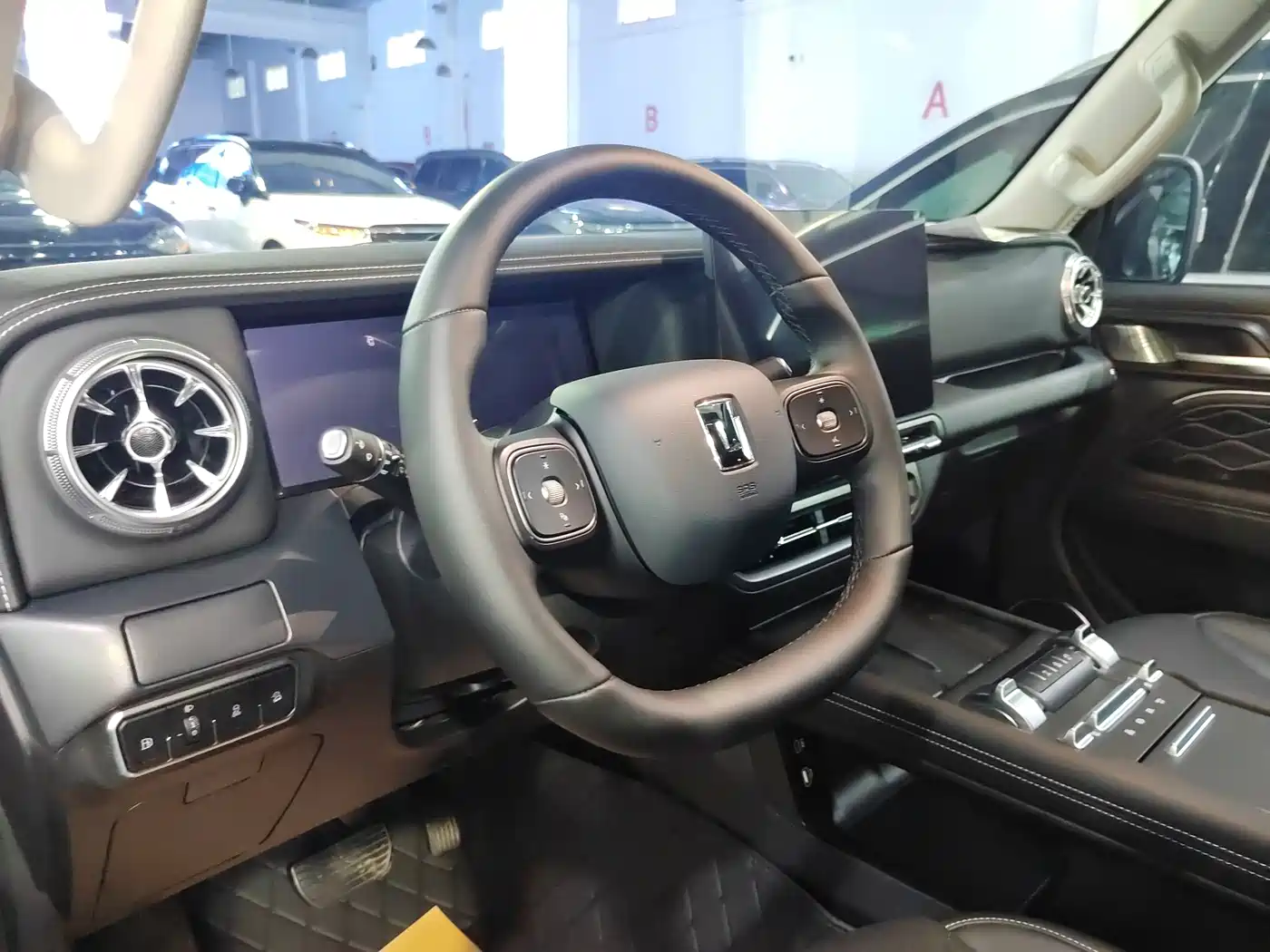 TANK TANK 300 NEW ENERGY