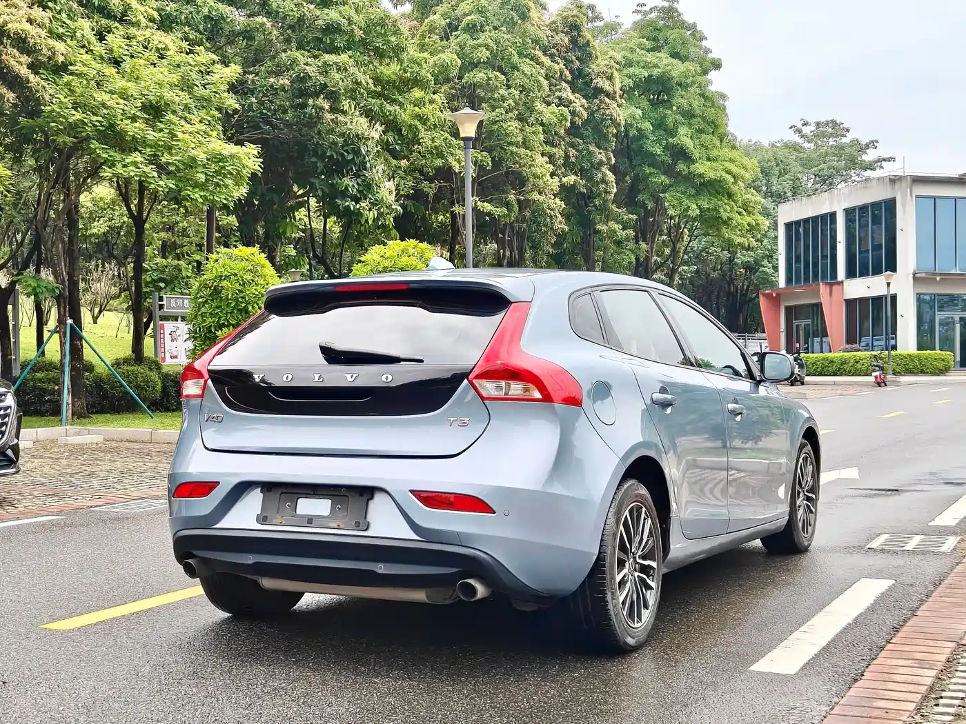 Фото 5 - Volvo V40