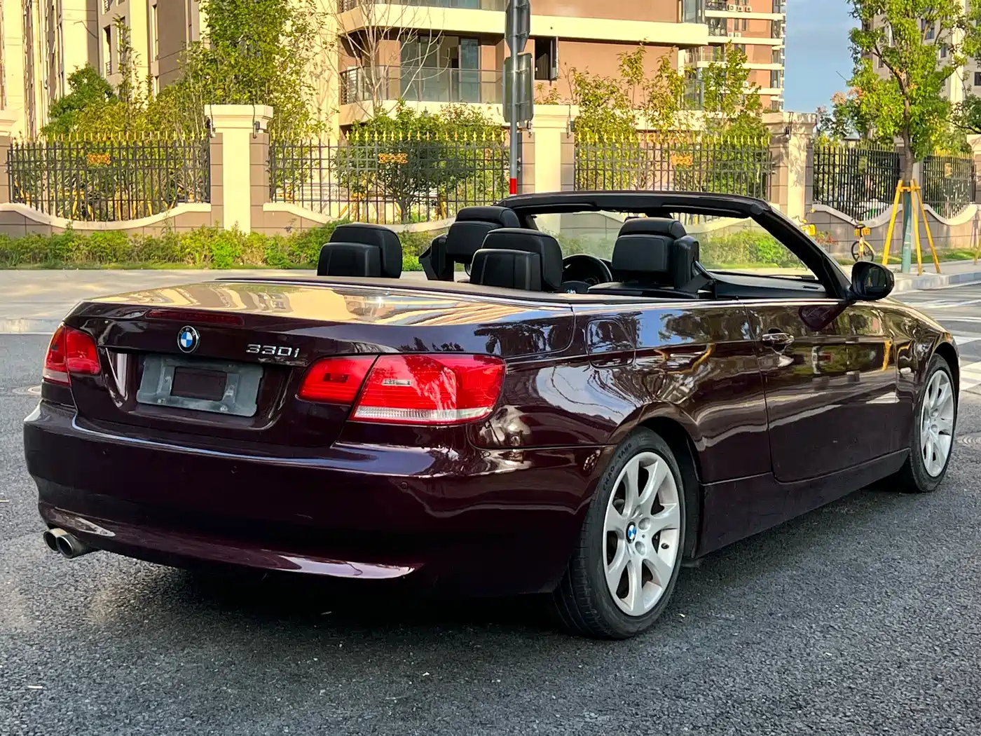 BMW 3 Series (Import) 2011 330i Convertible Coupe фото 5