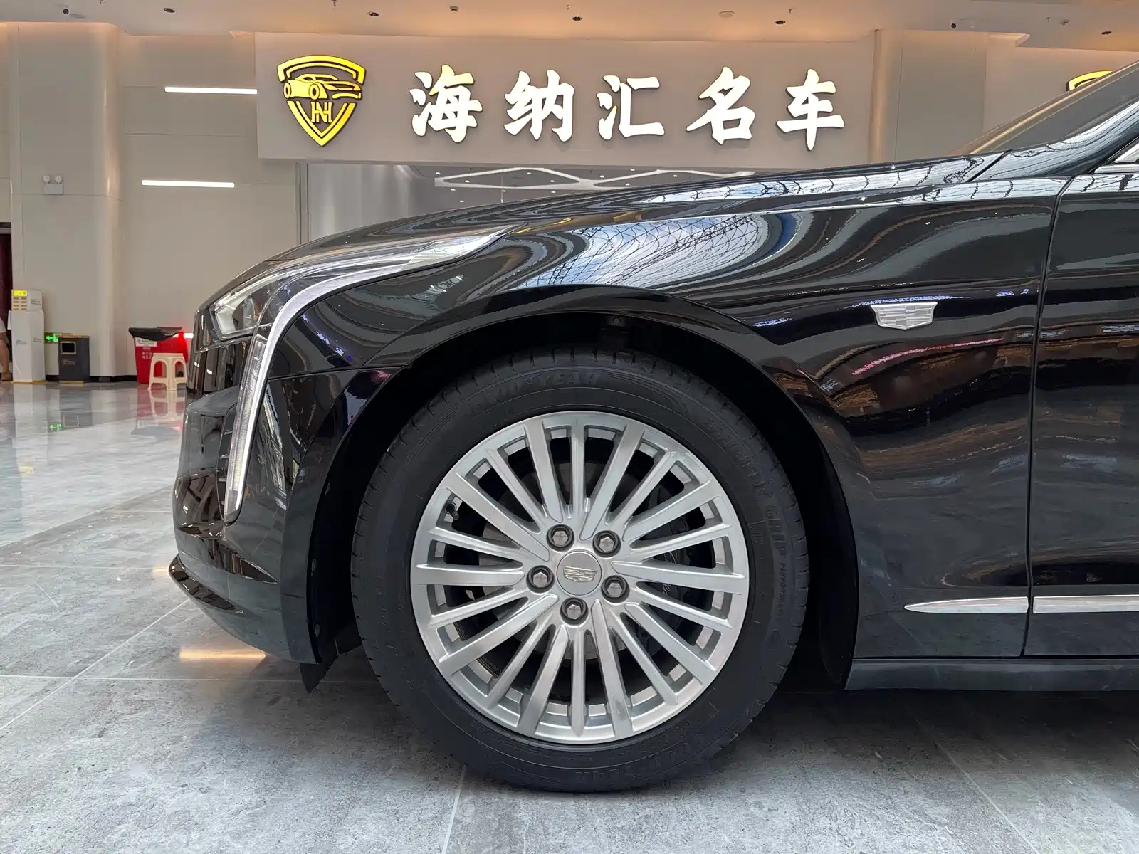 Фото 16 - Cadillac CT6