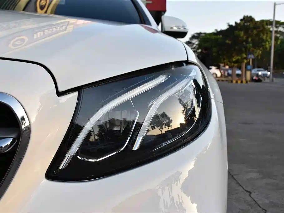 Mercedes-Benz E-Class 2018 E 200 L Sport фото 18