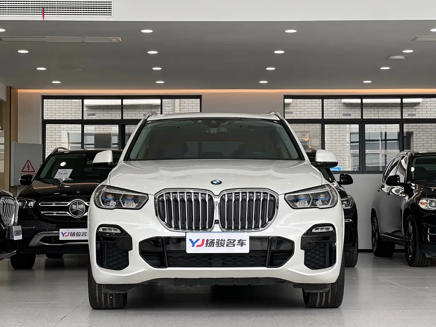 BMW X5 (Import) 2019 xDrive40i M Sport Package фото 2