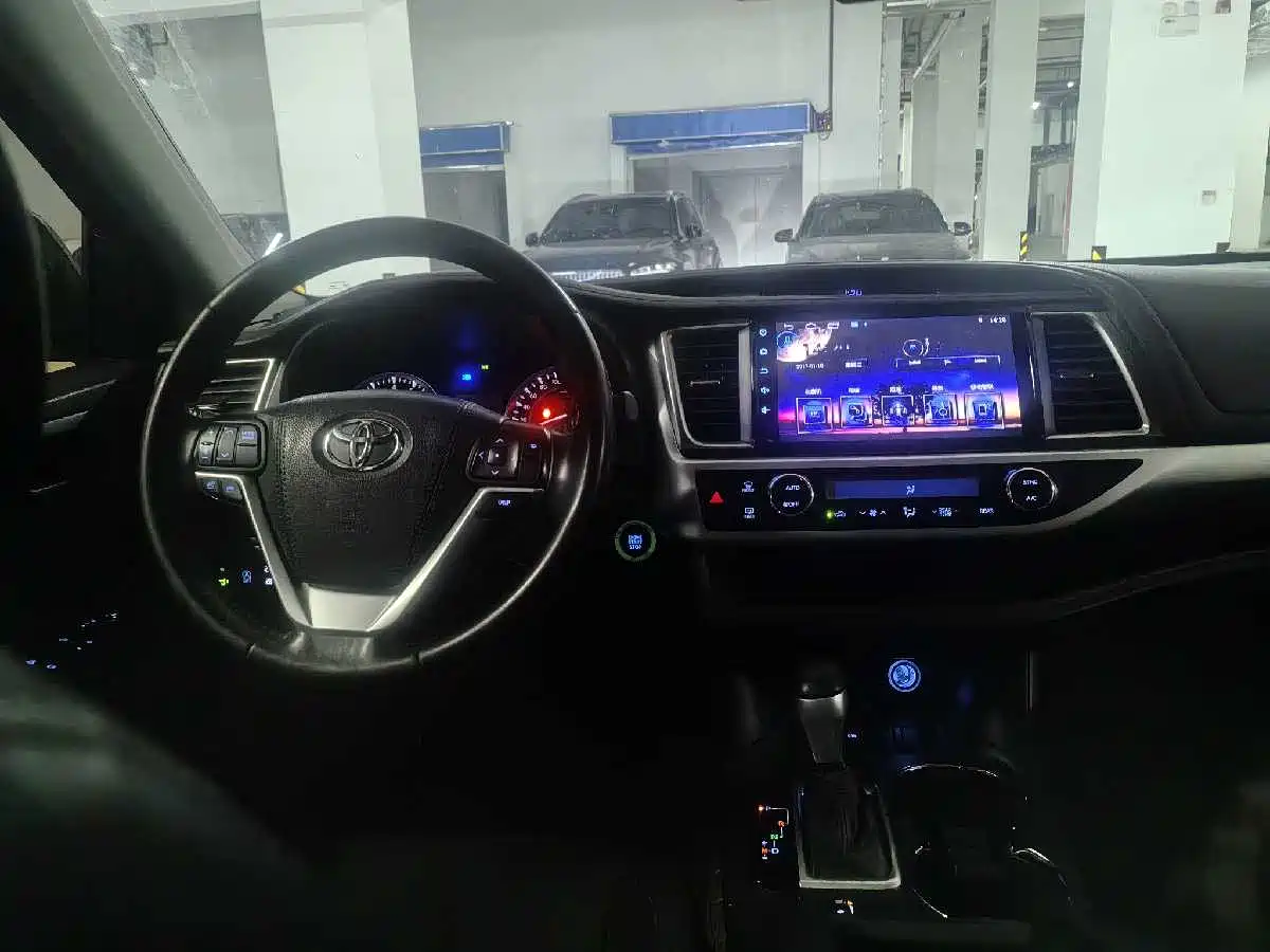 Toyota Highlander 2017 2.0T 2WD Premium 7-Seater фото 11
