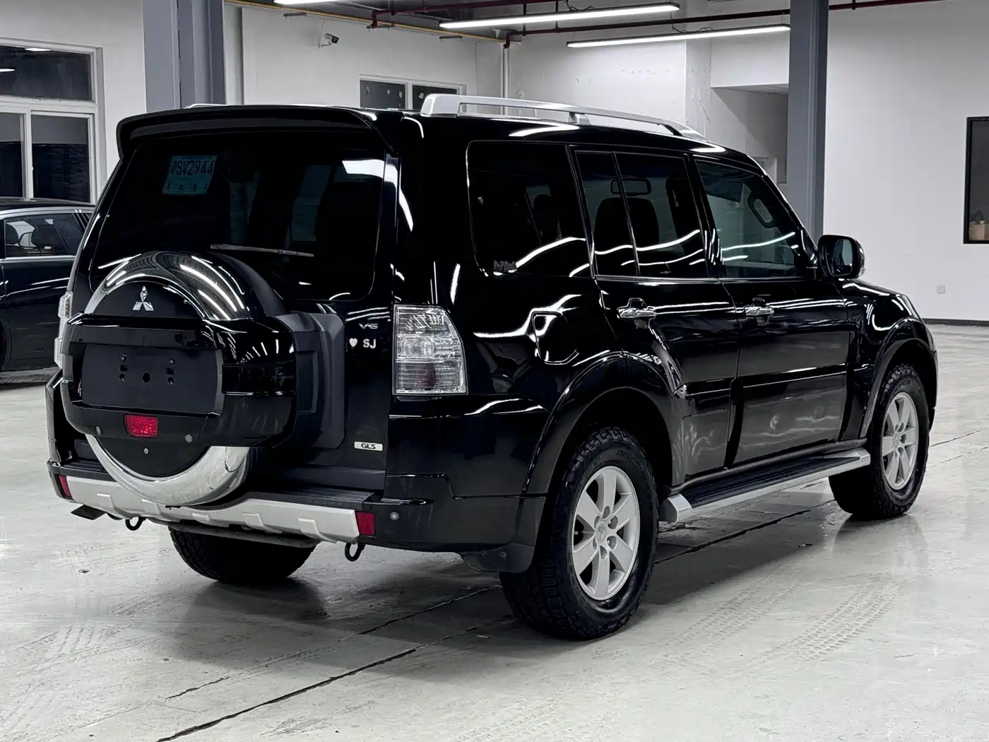 Mitsubishi Pajero (Import) 2010 3.0L Automatic Elite Edition фото 3