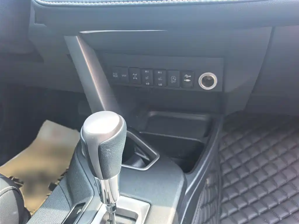 Toyota RAV4 Rongfang 2018 2.5L Automatic 4WD Elite i Edition фото 2