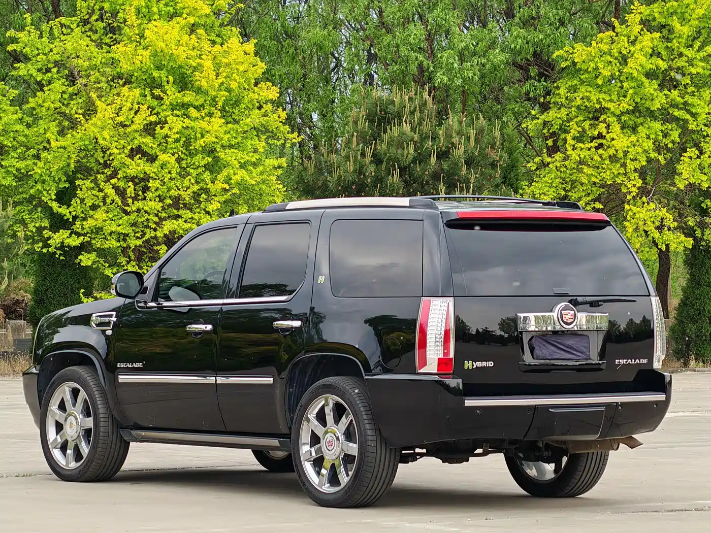 Cadillac Escalade 2010 6.0 Hybrid фото 4