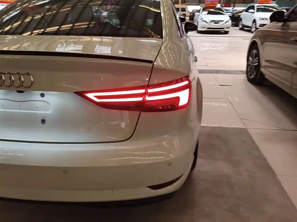 Audi A3 2017 Limousine 35 TFSI Progressive фото 8