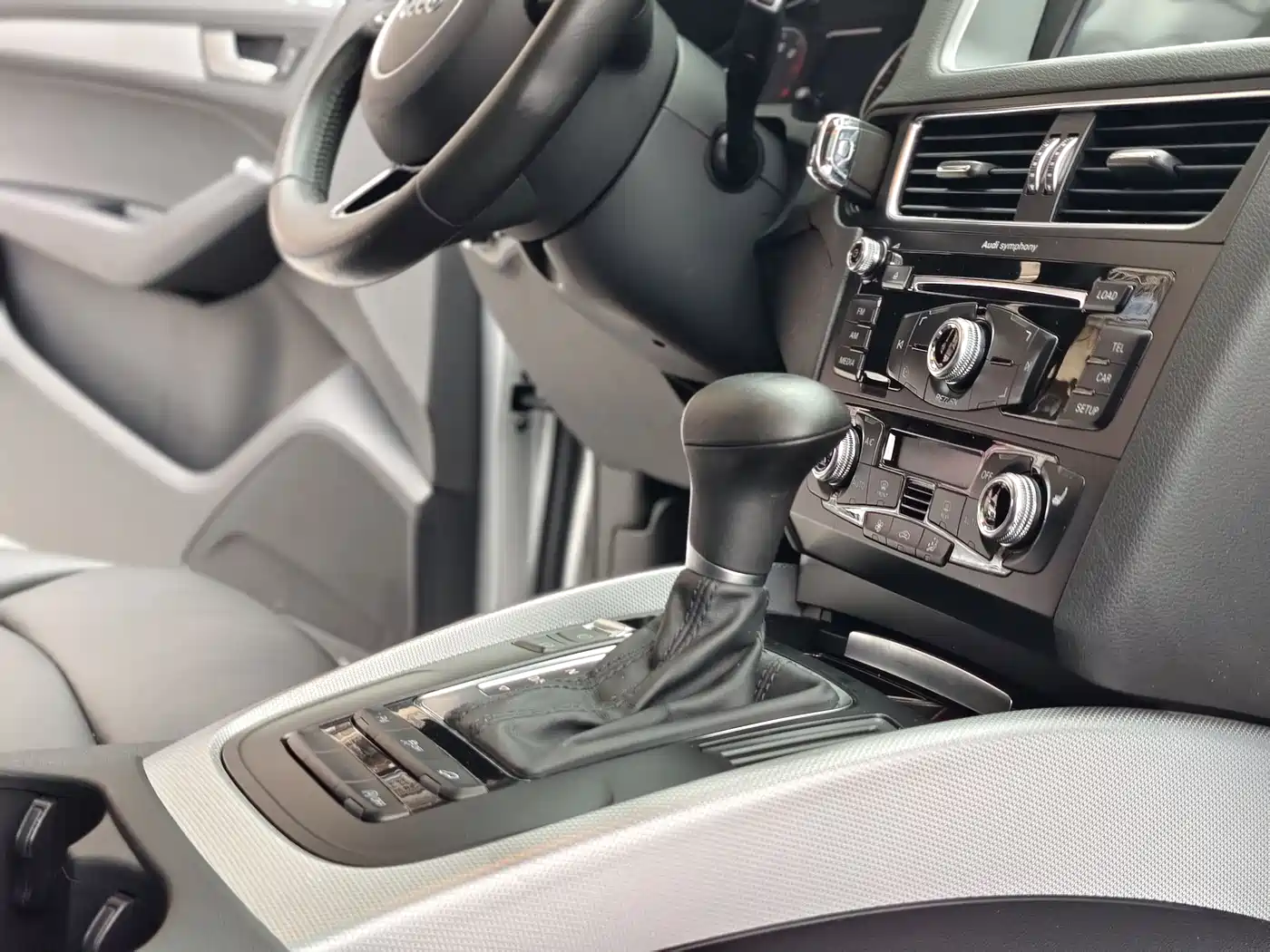 Audi Q5 2015 40 TFSI Technology фото 14
