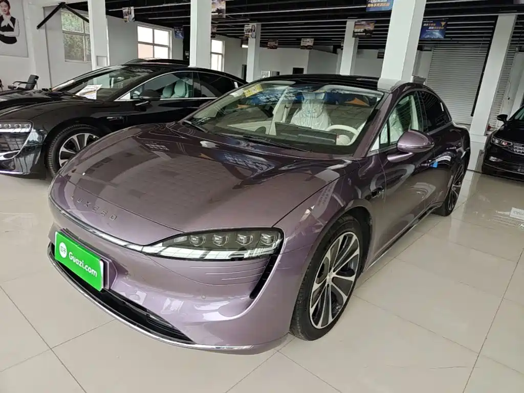 Photo 2 - Zhijie S7