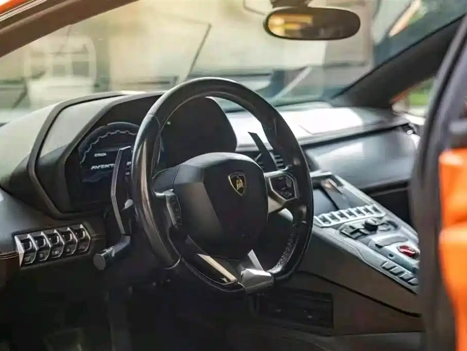 Lamborghini Aventador 2011 LP 700-4 фото 6