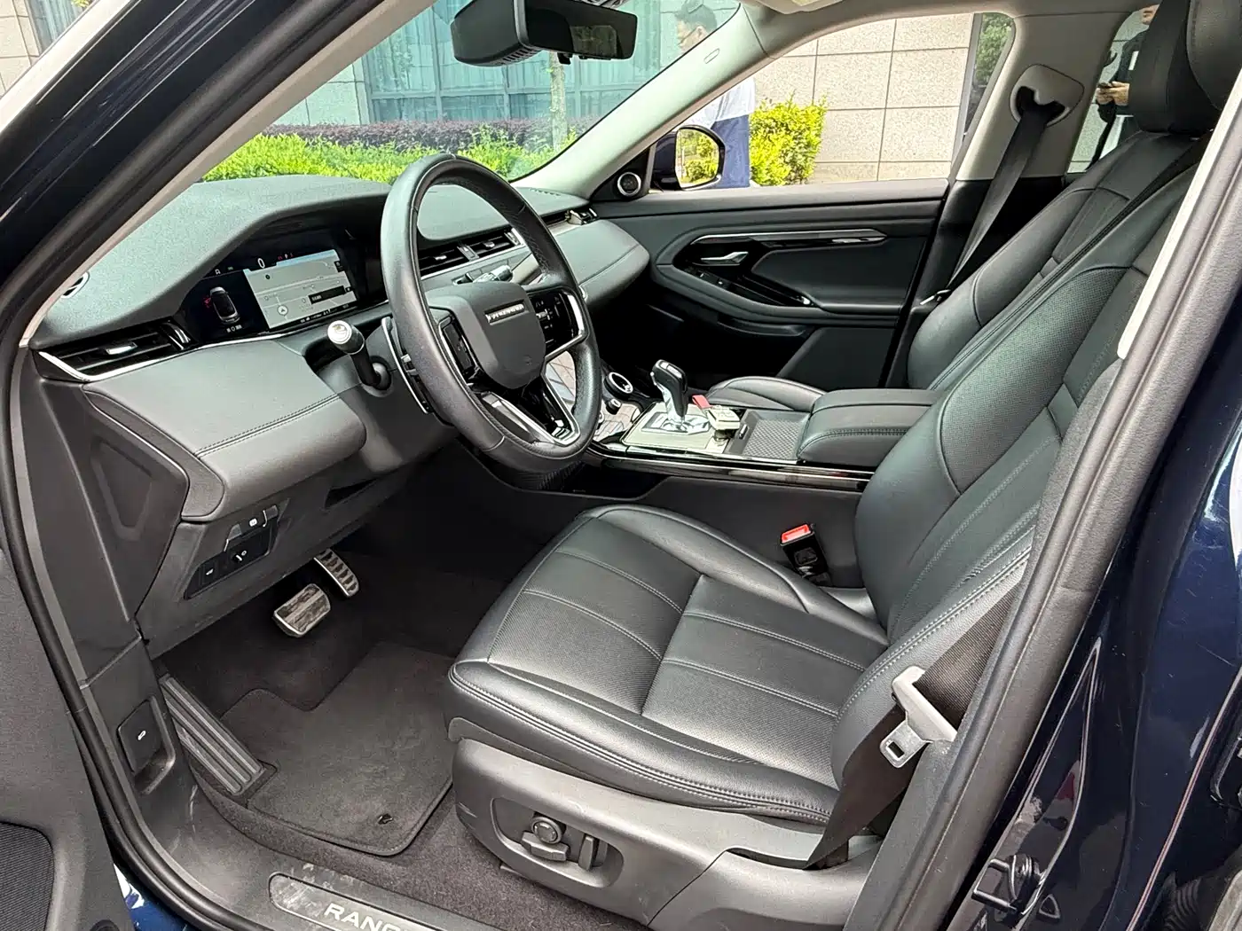 Land Rover Range Rover Evoque 2021 Range Rover Evoque L 249PS R-Dynamic SE Luxury Edition фото 8