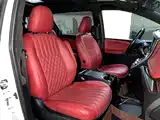 Photo 16 - Toyota Sienna