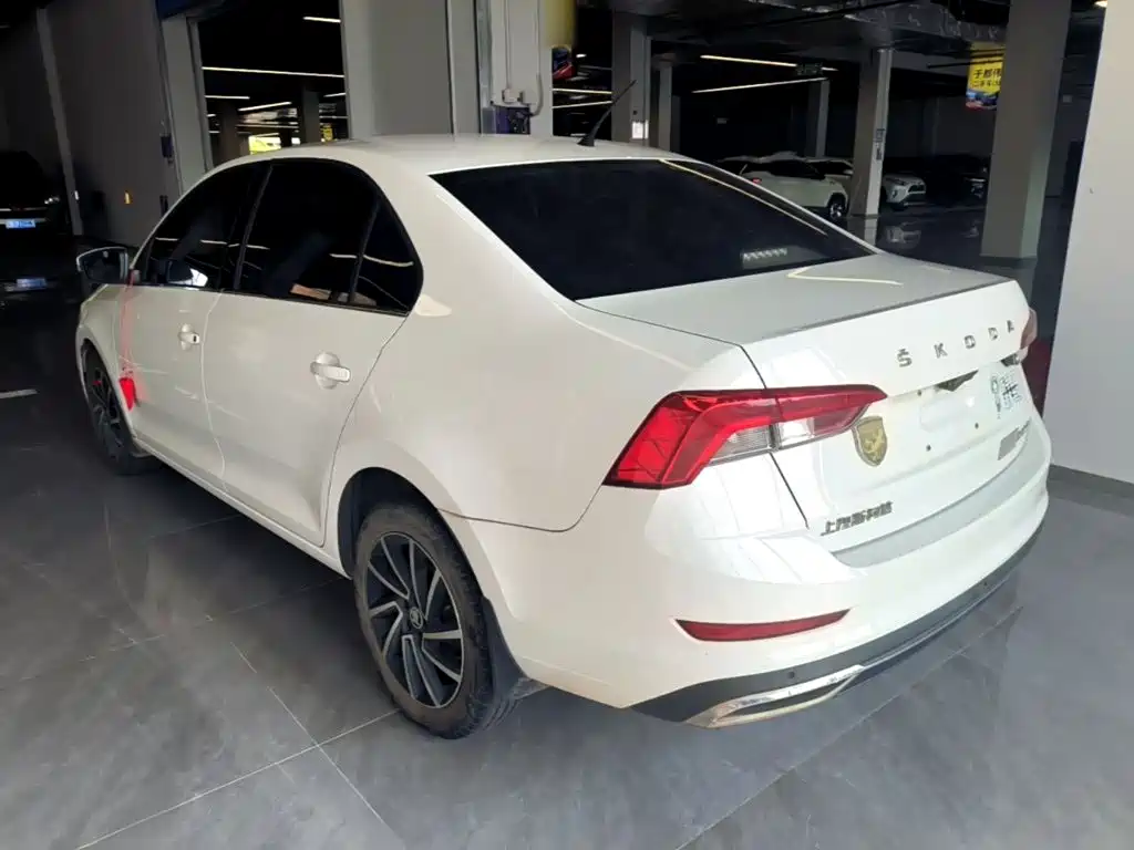 Photo 5 - Škoda Rapid