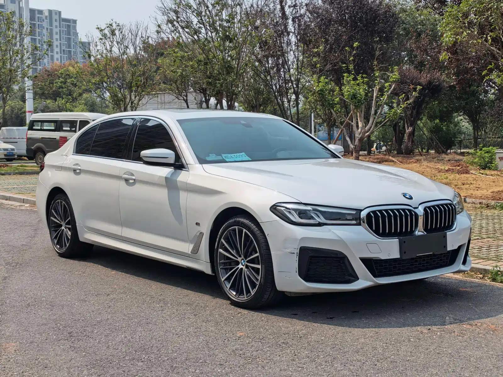 Photo 3 - BMW 5 Series