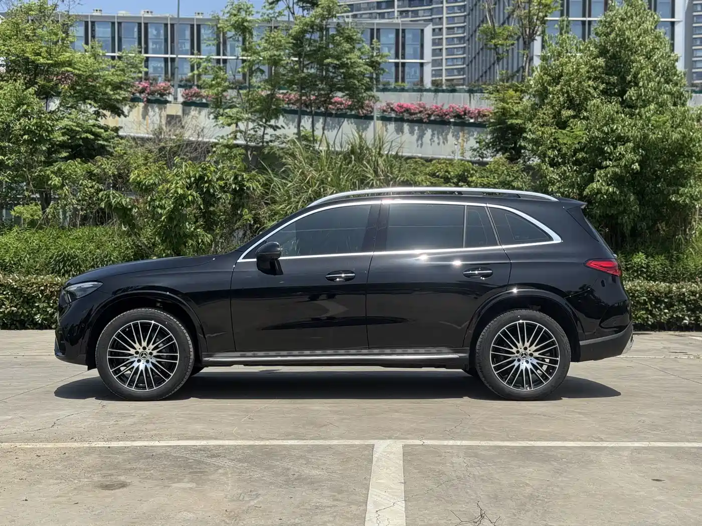 Mercedes-Benz GLC 2026 GLC 300 L 4MATIC Luxury 5-Seater фото 11