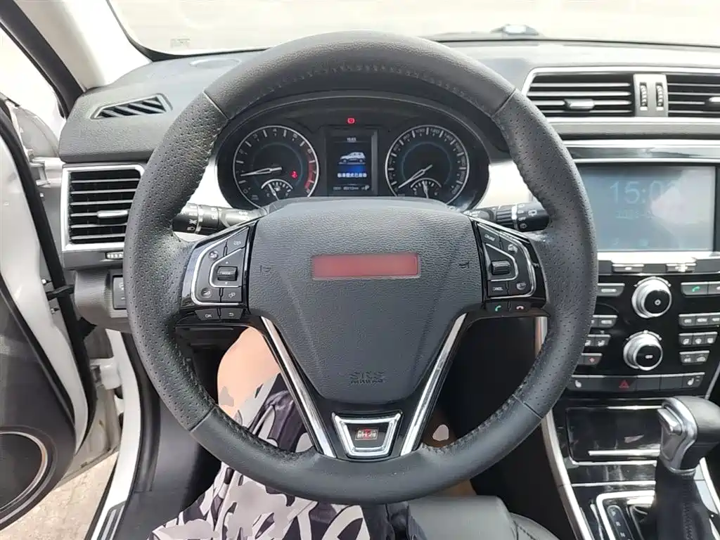 Haval H2 2015 1.5T Automatic 2WD Elite Edition фото 11