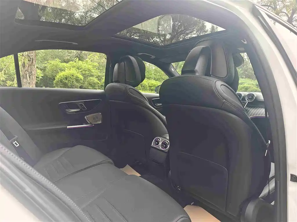 Mercedes-Benz C-Class 2025 Facelift C 260 L Night Sport Edition фото 14