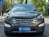 Photo 2 - Hyundai Santa Fe