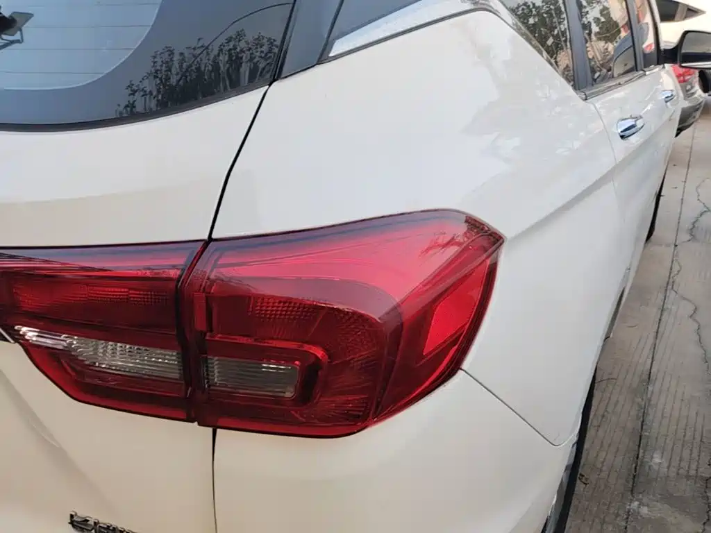 Фото 8 - Haval M6