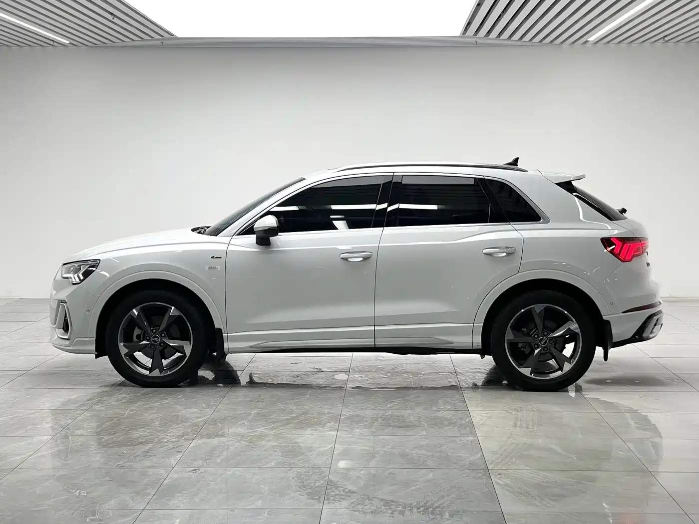 Audi Q3 2024 35 TFSI Fashion Sport фото 7
