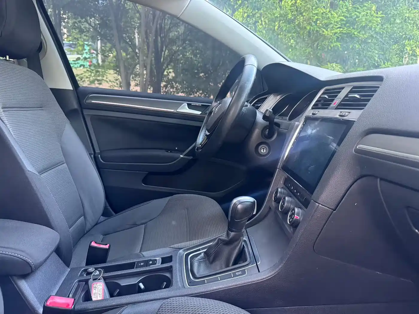 Volkswagen Golf 2015 1.6L Automatic Comfort фото 7