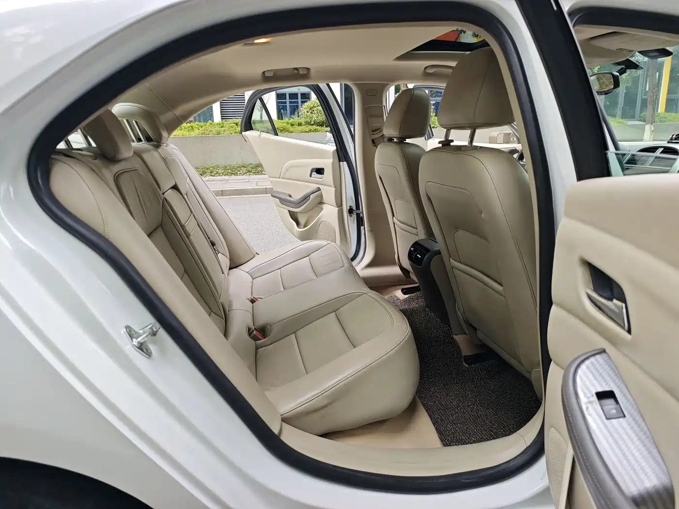 Chevrolet Malibu 2013 2.0L Automatic Luxury Edition фото 14