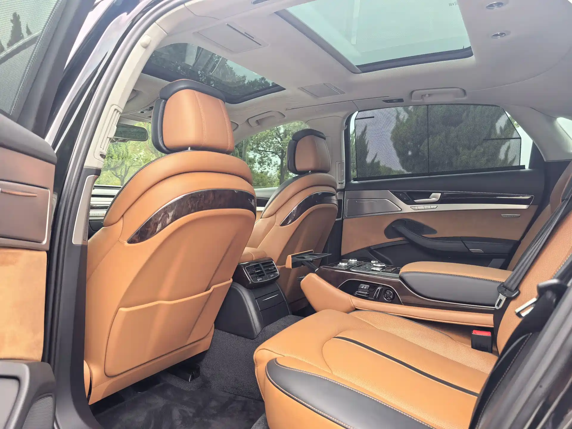 Photo 7 - Audi A8