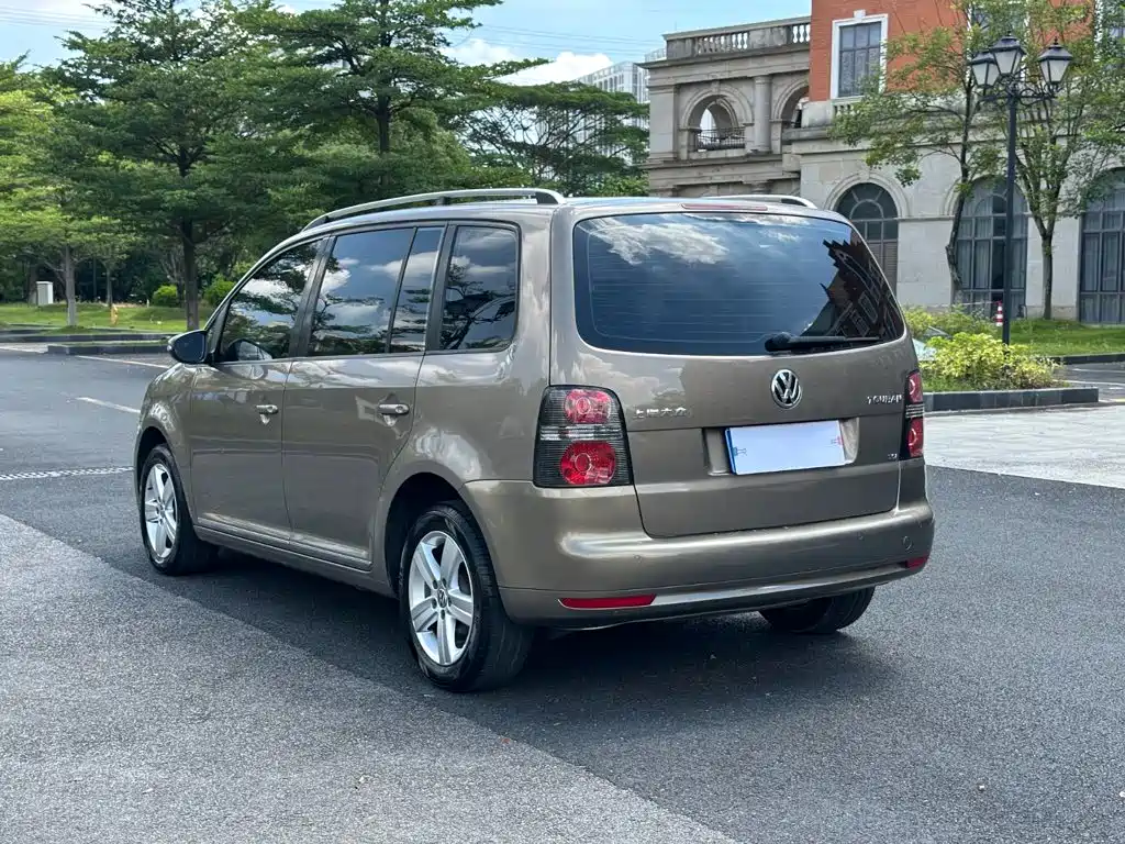 Фото 16 - Volkswagen Touran