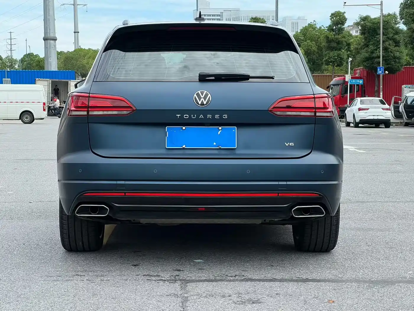 VOLKSWAGEN TOUAREG
