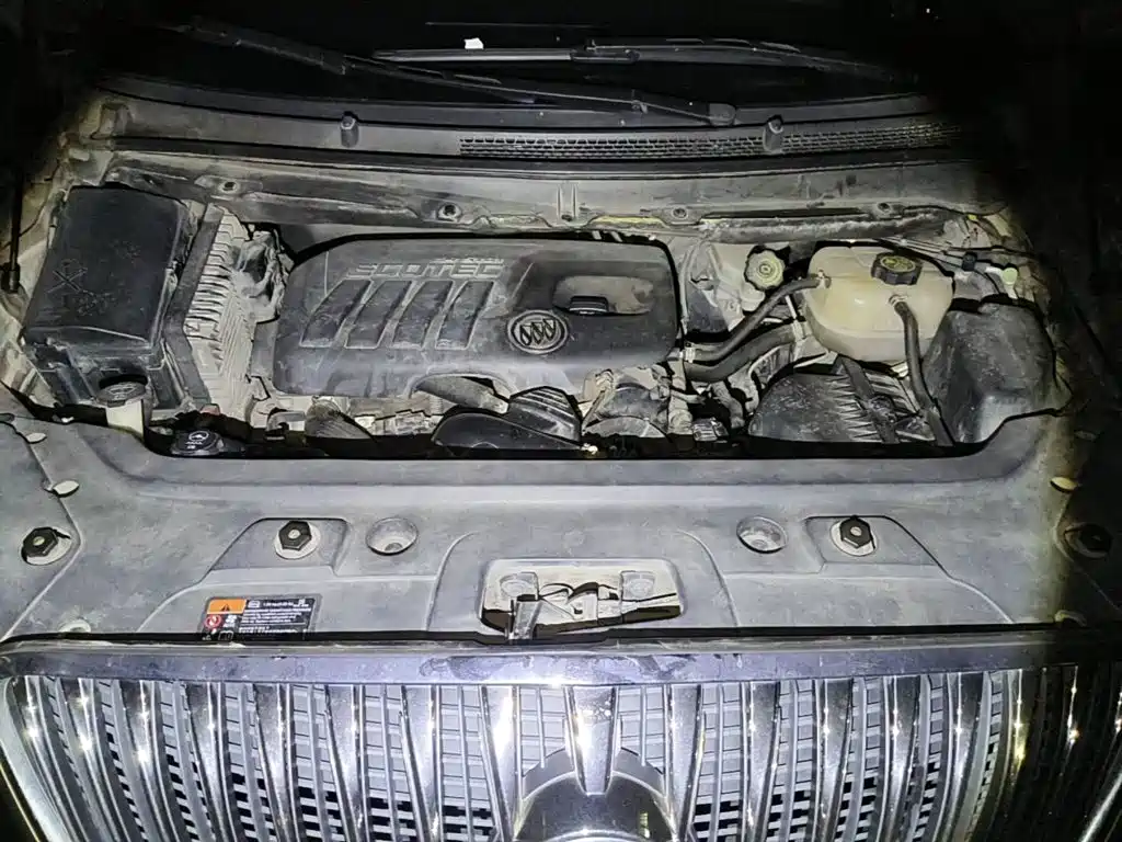 Photo 3 - Buick GL8