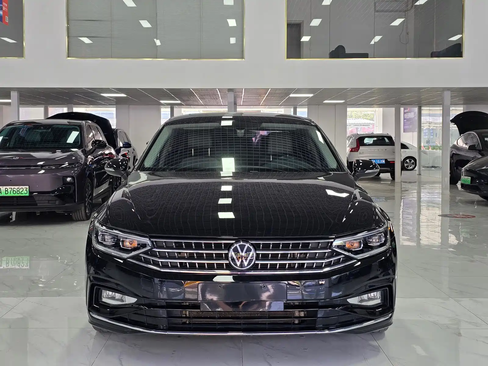 Photo 3 - Volkswagen Magotan