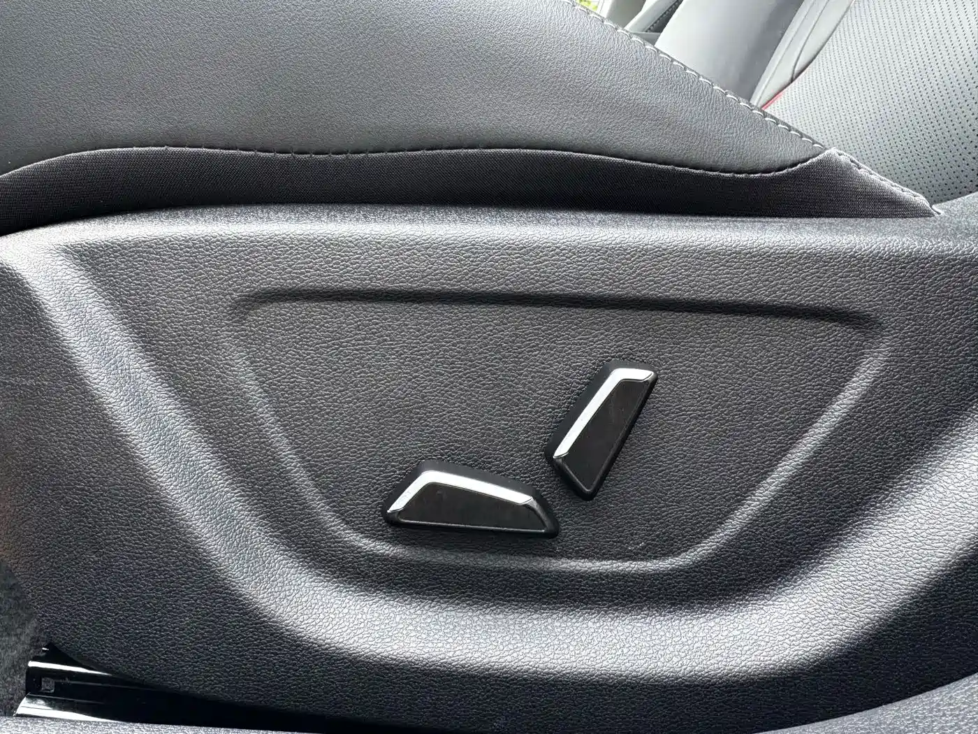 Фото 6 - Geely Binrui
