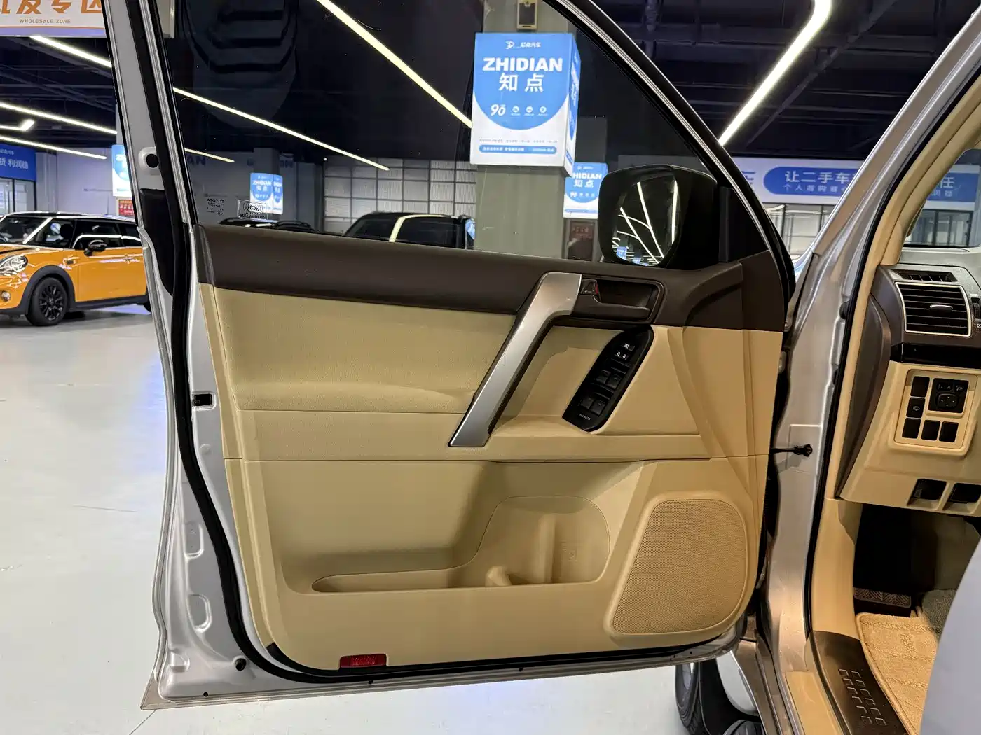 Toyota Prado 2016 2.7L Auto Luxury Edition фото 10