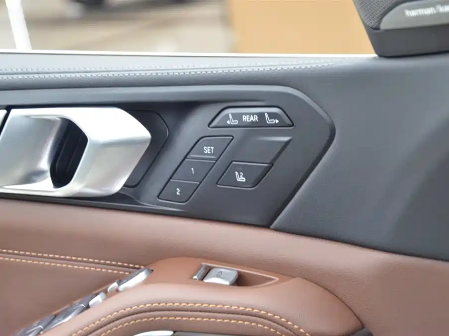 BMW X7 2024 xDrive40i Leading Luxury Package фото 11