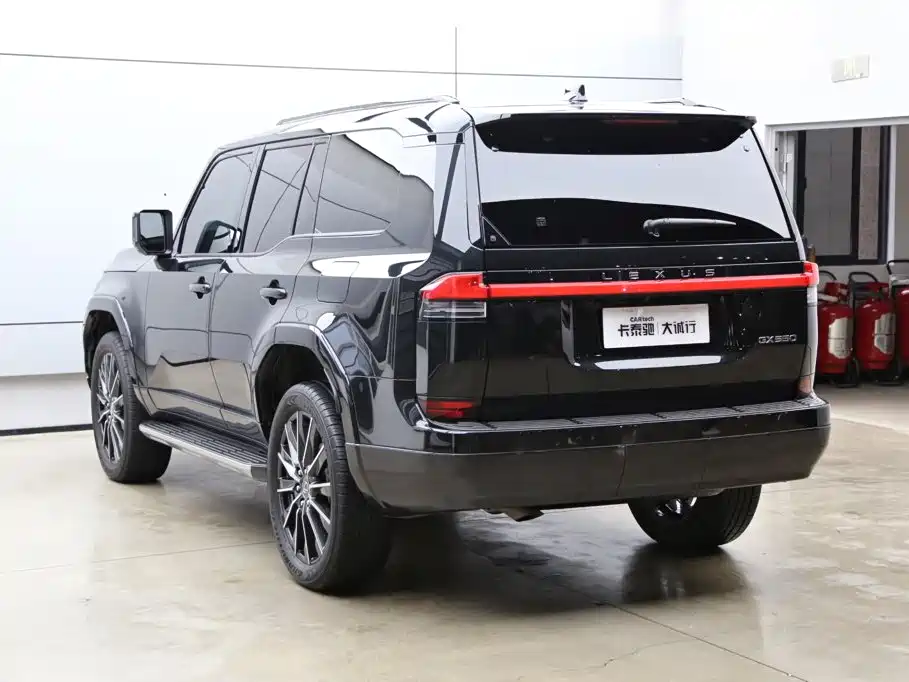 Фото 30 - Lexus GX