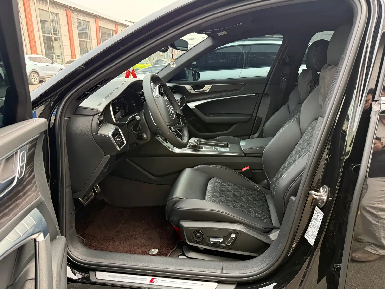 Photo 7 - Audi A6L