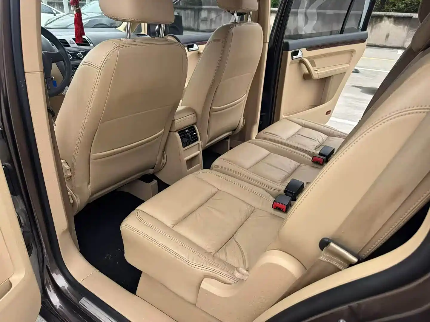 صورة 6 - Volkswagen Touran